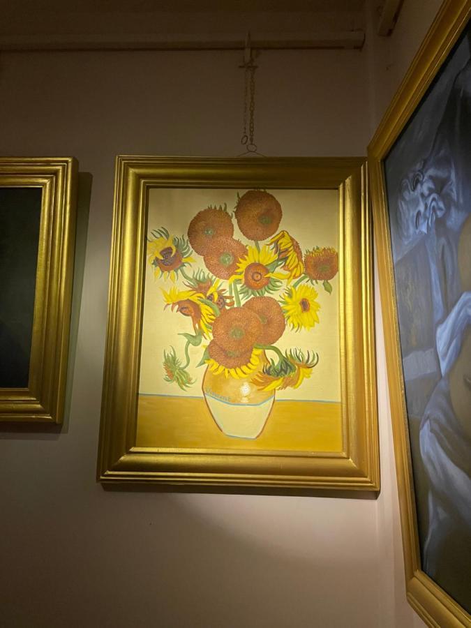 Hotel Pokharaeye エクステリア 写真
