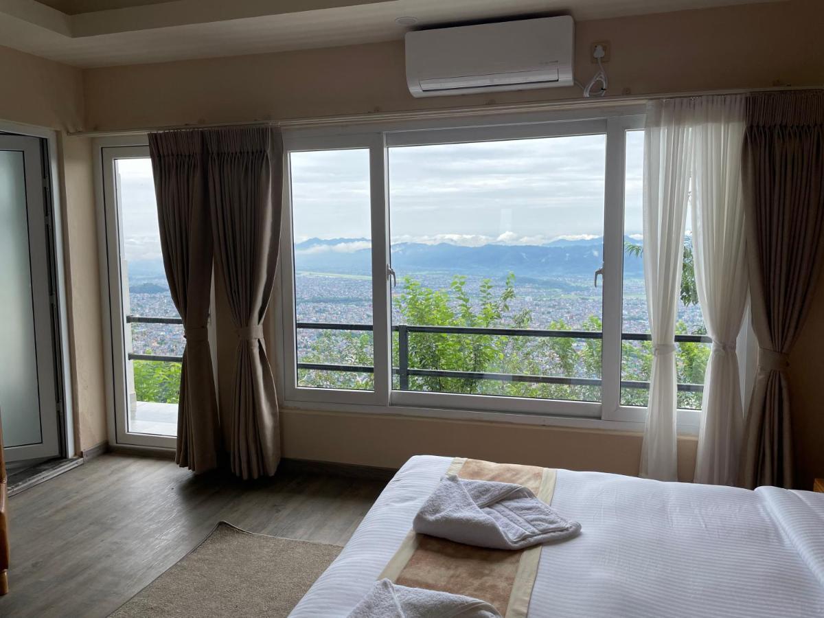 Hotel Pokharaeye エクステリア 写真