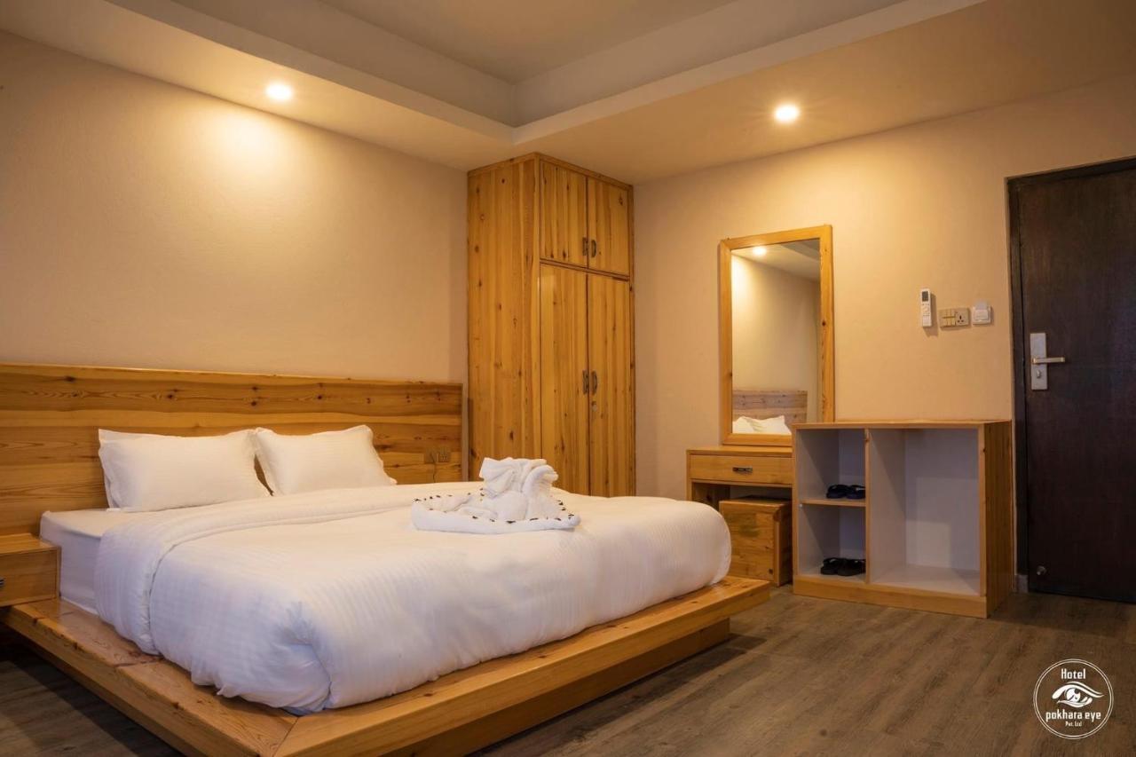 Hotel Pokharaeye エクステリア 写真