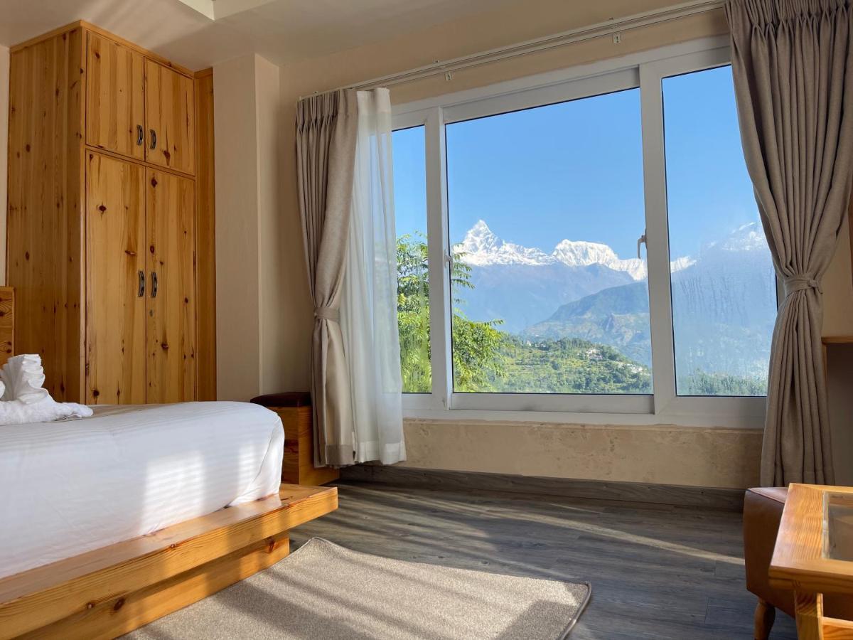 Hotel Pokharaeye エクステリア 写真
